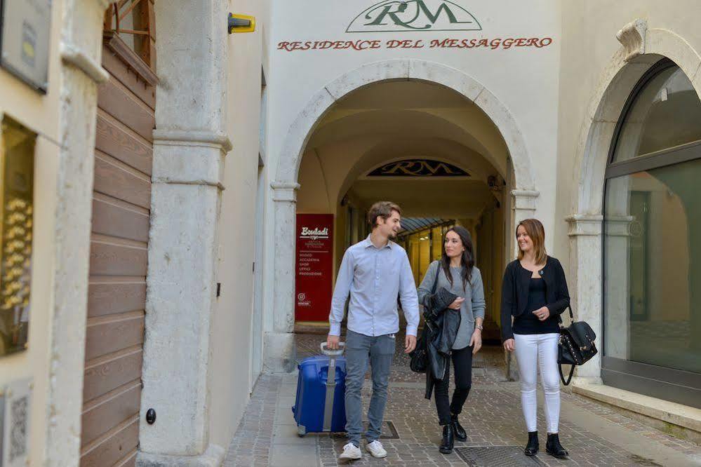 רוברטו Residence Del Messaggero מראה חיצוני תמונה