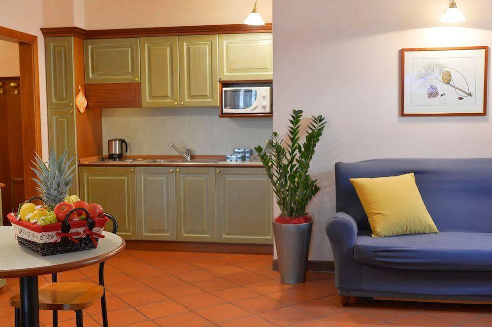 רוברטו Residence Del Messaggero מראה חיצוני תמונה